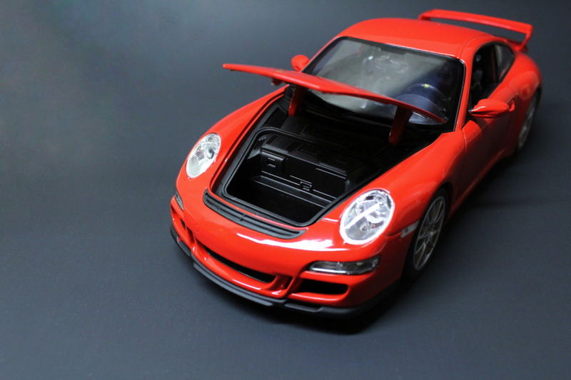 Illustration for article titled 1:18 Scale Porsche 997 GT3 by Welly